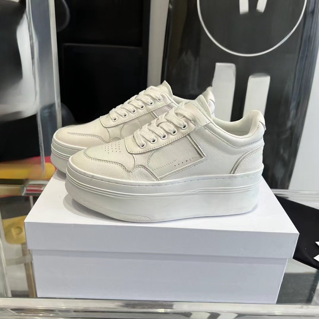 2024 Top quality luxury brand casual sports shoes for men and women can be casual skate shoes