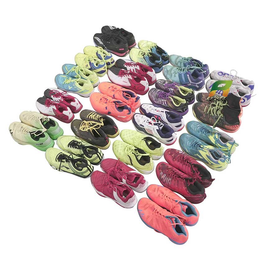 Wholesale germany used men soccer shoes bales mixed original branded second hand shoes sneakers