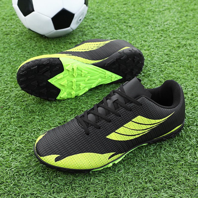 Professional Short Nail Soccer Shoes Breathable Anti-Odor Outdoor Training Running Sneakers