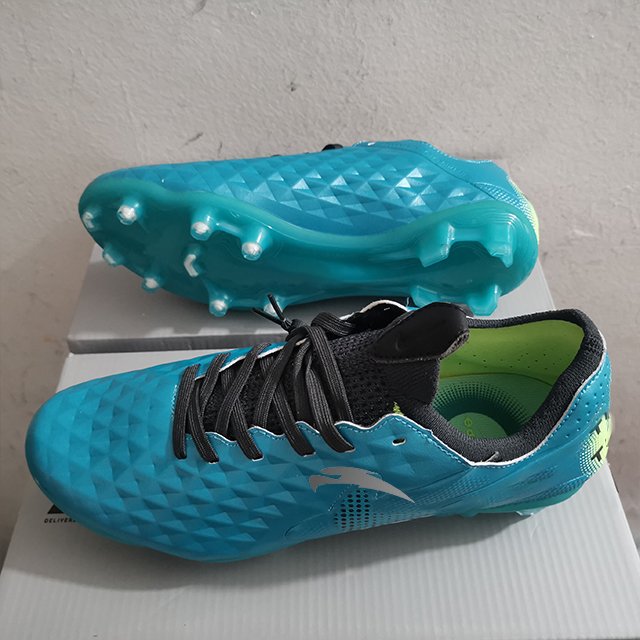 Spot Drop-Shopping Cheap Soccer Shoe Most Popular Design Breather Cleats Professional Shoes Football Soccer Boots For Men