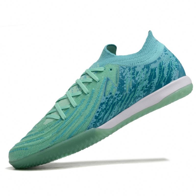 Wholesale Youth Athletic Soccer Shoes Anti-Slip Breathable Training Football Sneakers for Summer and Winter with round Toe