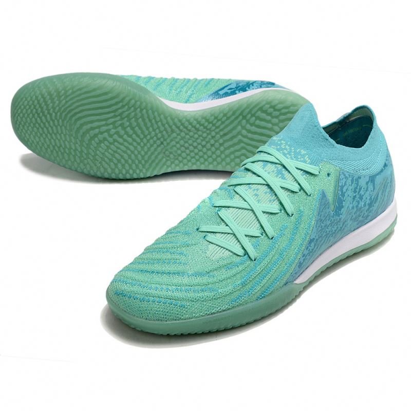 Wholesale Youth Athletic Soccer Shoes Anti-Slip Breathable Training Football Sneakers for Summer and Winter with round Toe