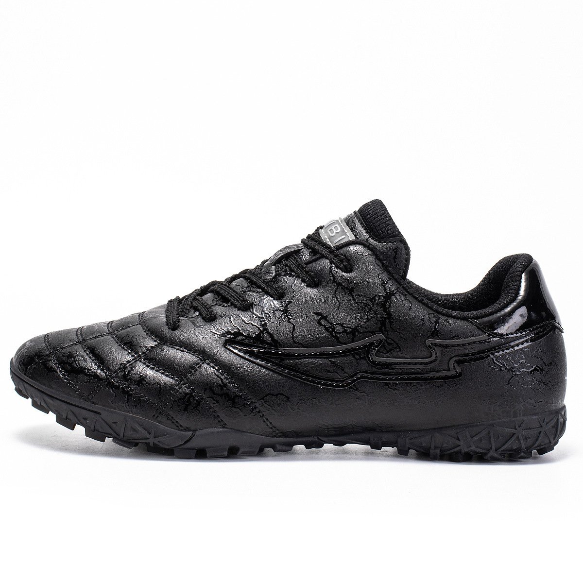 2024 new low-top crushed nails Korean fashion football shoes