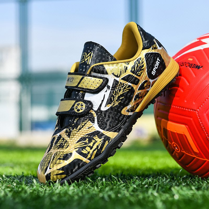 Men's Ultralight Soccer Shoes Non-Slip Flying Woven Football Boots with Retro round Toe Unisex Breathable Adult Cleats Futsal