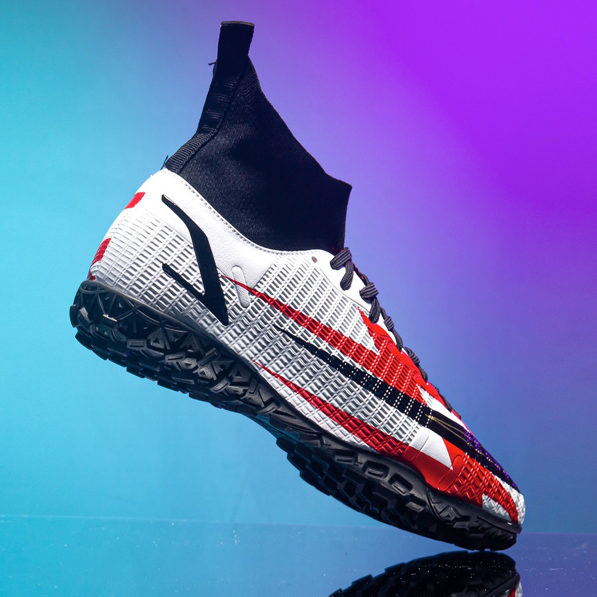 Men's High Top Professional Soccer Shoes New Non-Slip Football Boots Adults Children Hot FG/TF Outdoor Grass Unisex Mesh