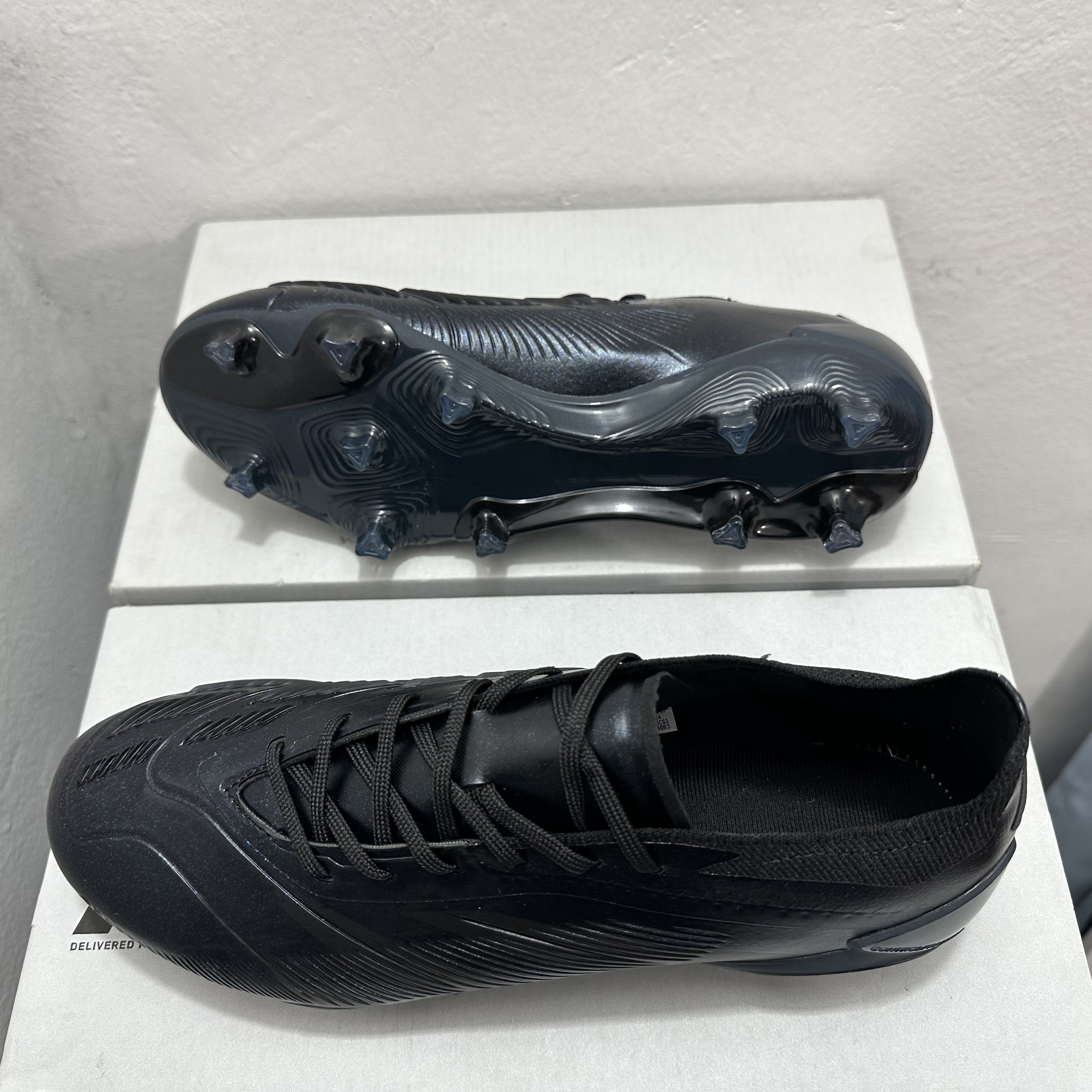 Breathable competition football training shoes, men's football shoes, hot selling sports shoes, anti slip soccer shoes