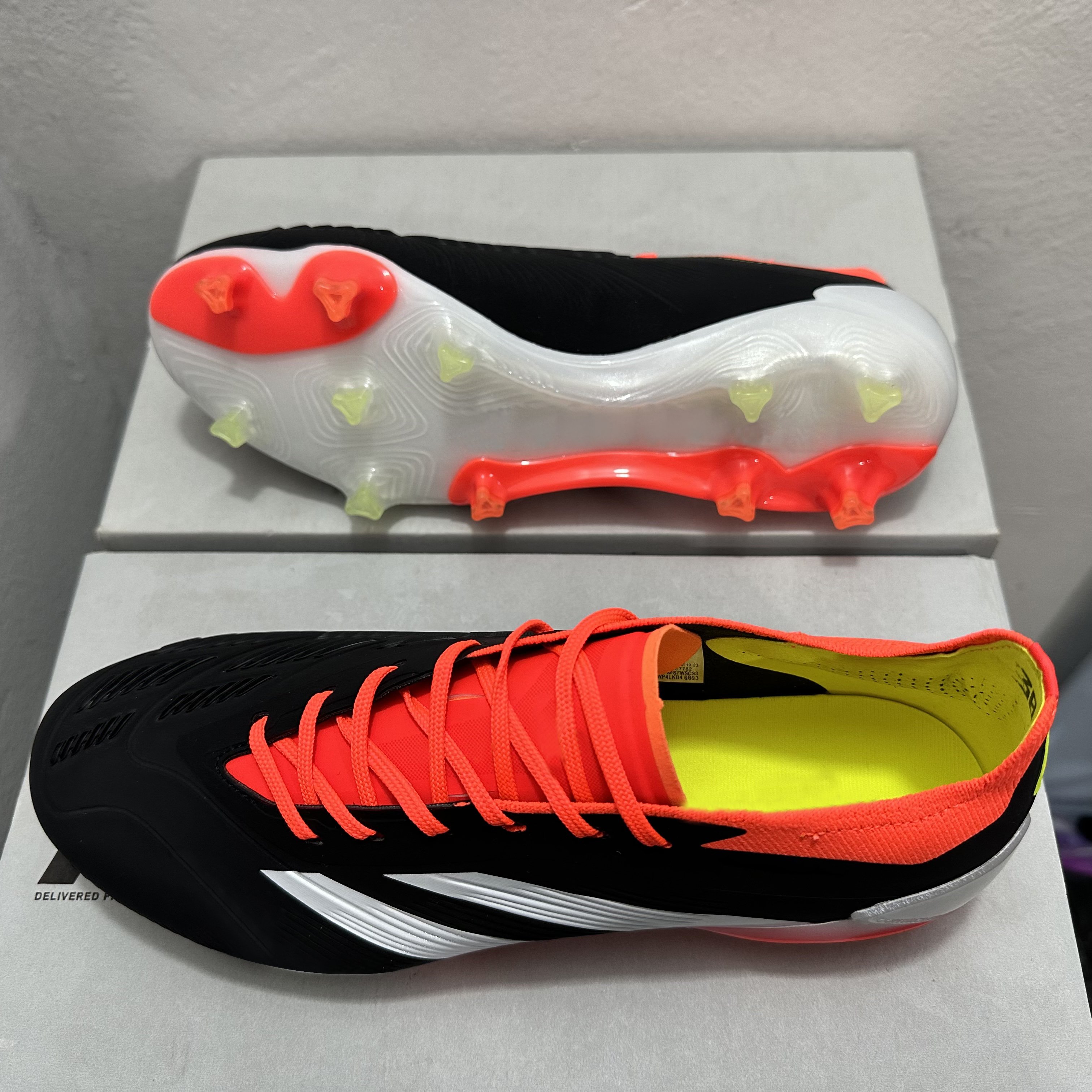 Breathable competition football training shoes, men's football shoes, hot selling sports shoes, anti slip soccer shoes