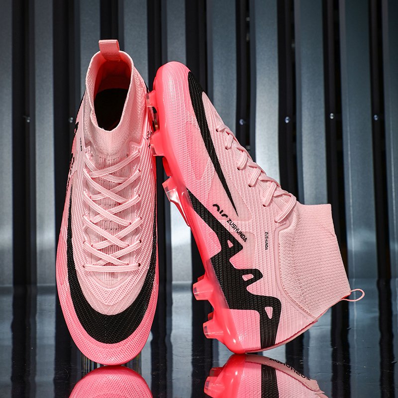 The New Style Lightweight High Quality Sports Fashion Sneakers Tailored for Men's Professional Soccer Shoes