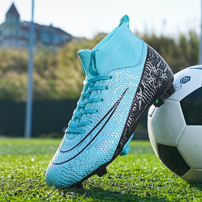 Football shoes long nail large size low top shoes outdoor comfortable breathable shock absorbent non-slip fashion soccer shoes