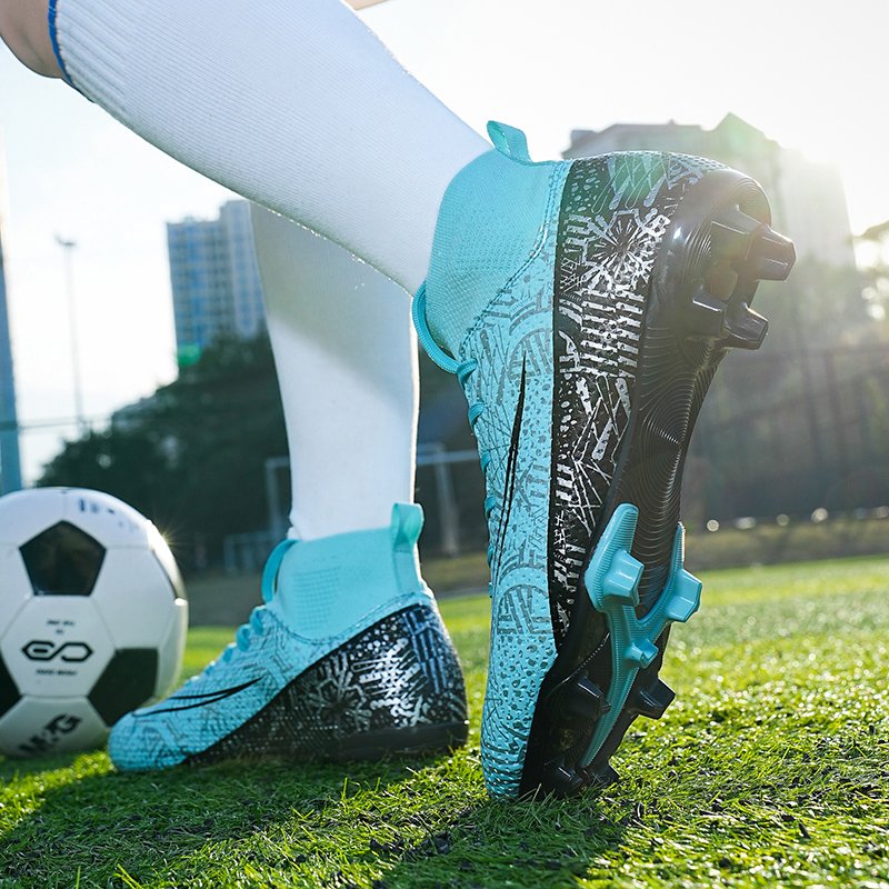 Football shoes long nail large size low top shoes outdoor comfortable breathable shock absorbent non-slip fashion soccer shoes