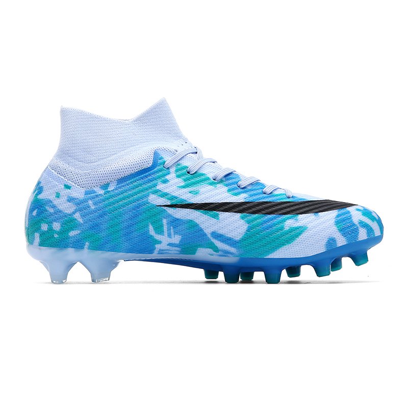 New Men Soccer Shoes High ankle Outdoor Training Soccer Boots Customized Simple Men Sneakers