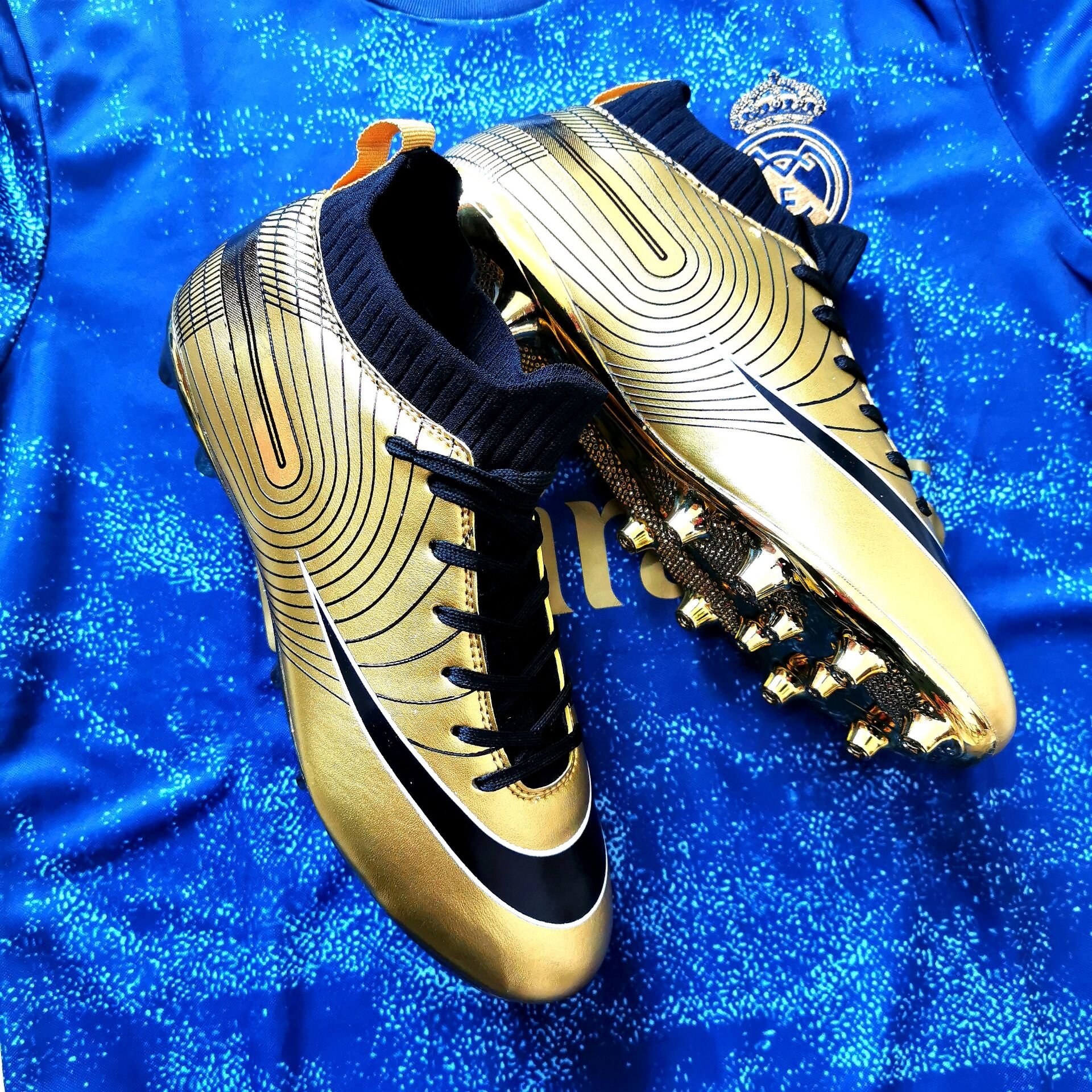Soccer Shoes Alta Calidad Breathable Bright And Vibrant Colors Casual Soccer Shoes Youth 1 Pair