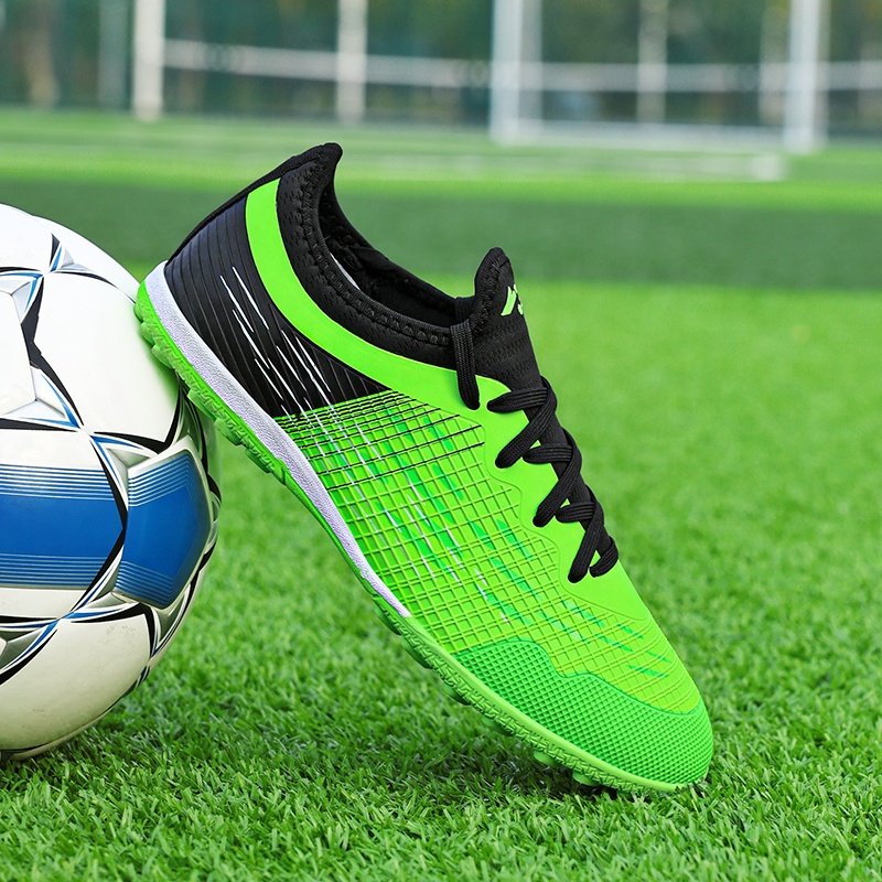 Wholesale children high-quality football shoes indoor outdoor field training men women soccer boots