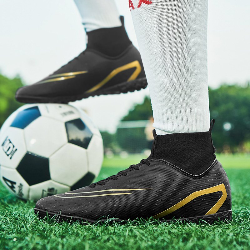 New style soccer training shoes football high top breathe colorful used sports soccer football shoes for men