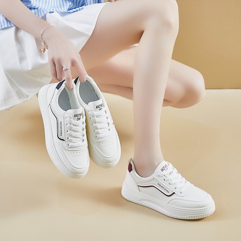 2024 Men's White Casual Sneakers New Ink Painting Board Shoes for Spring and Summer Soccer Shoes