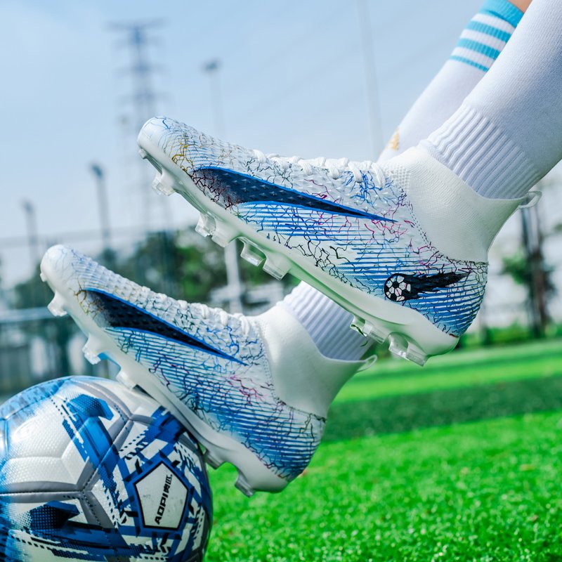 Men's Ultralight Soccer Shoes Non-Slip Flying Woven Football Boots with Retro round Toe Unisex Breathable Adult Cleats Futsal