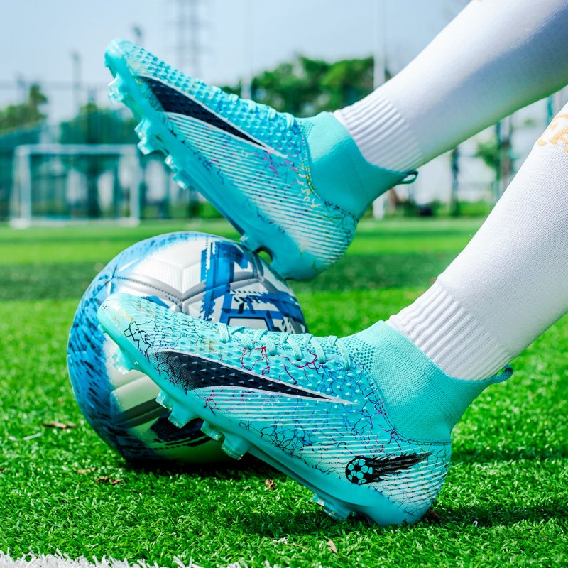 Men's Ultralight Soccer Shoes Non-Slip Flying Woven Football Boots with Retro round Toe Unisex Breathable Adult Cleats Futsal
