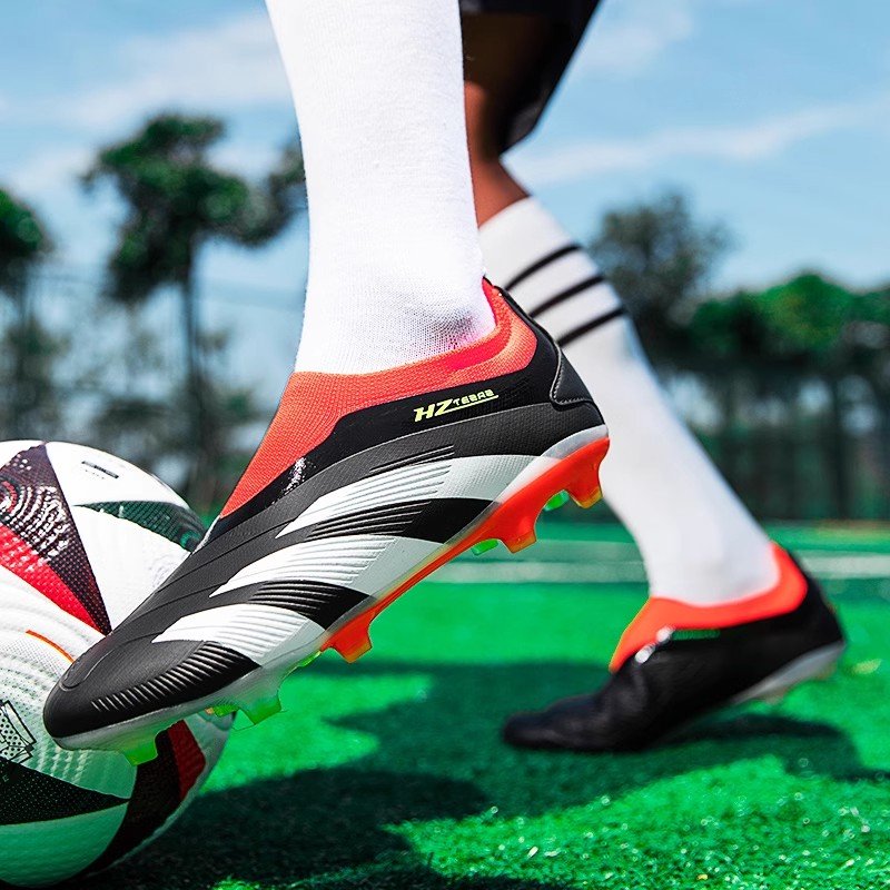 Hot Sale Football Boots Soccer Shoes Men High Quality Boots Sneaker Outdoor Soft Comfortable football shoes Soccer Shoes