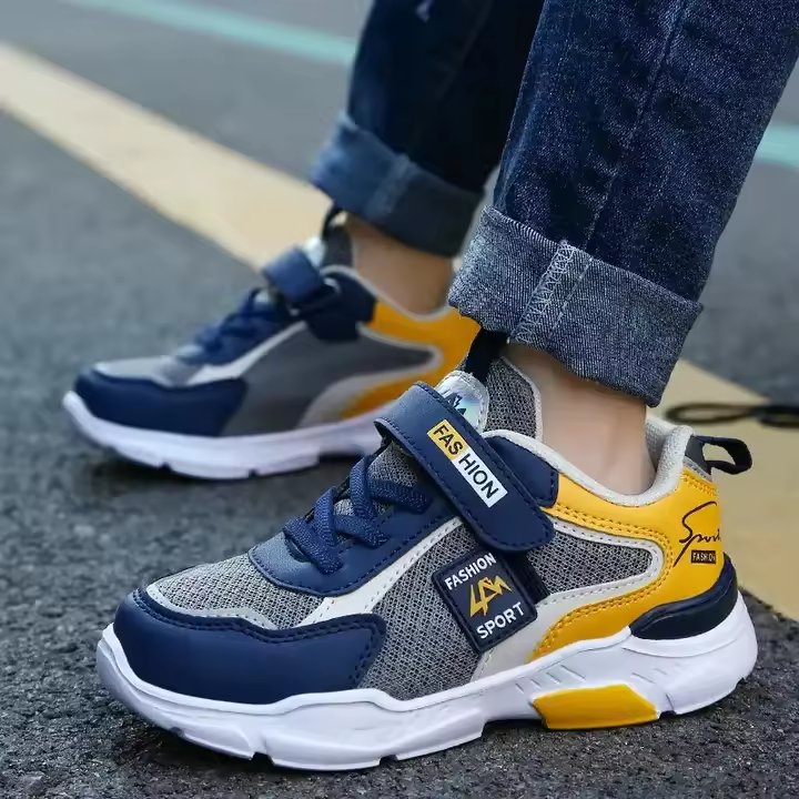 2024 Spring New Fashion White Casual Sneakers for Kids Boys Soccer Skateboard Shoes for Summer New Collection