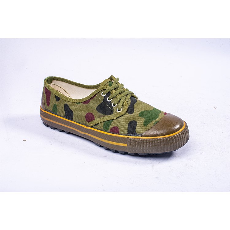 Comfortable Camouflage Cleats Football Boots 2022 Breathable Men Shoes With Popular Design