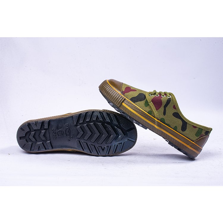 Comfortable Camouflage Cleats Football Boots 2022 Breathable Men Shoes With Popular Design