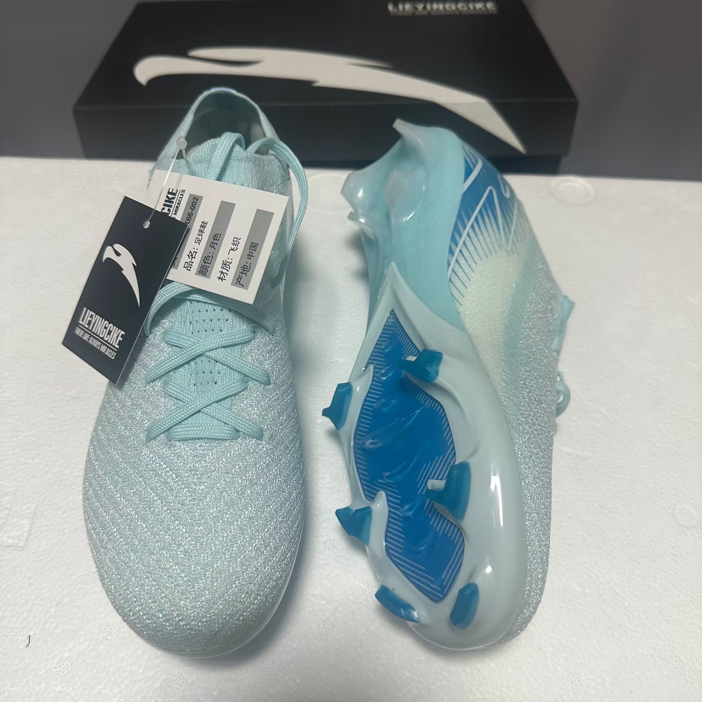 Customize Professional Football Boots Shoes Wholesale High Quality Cheap Price Outdoor Soccer Boots Sneakers