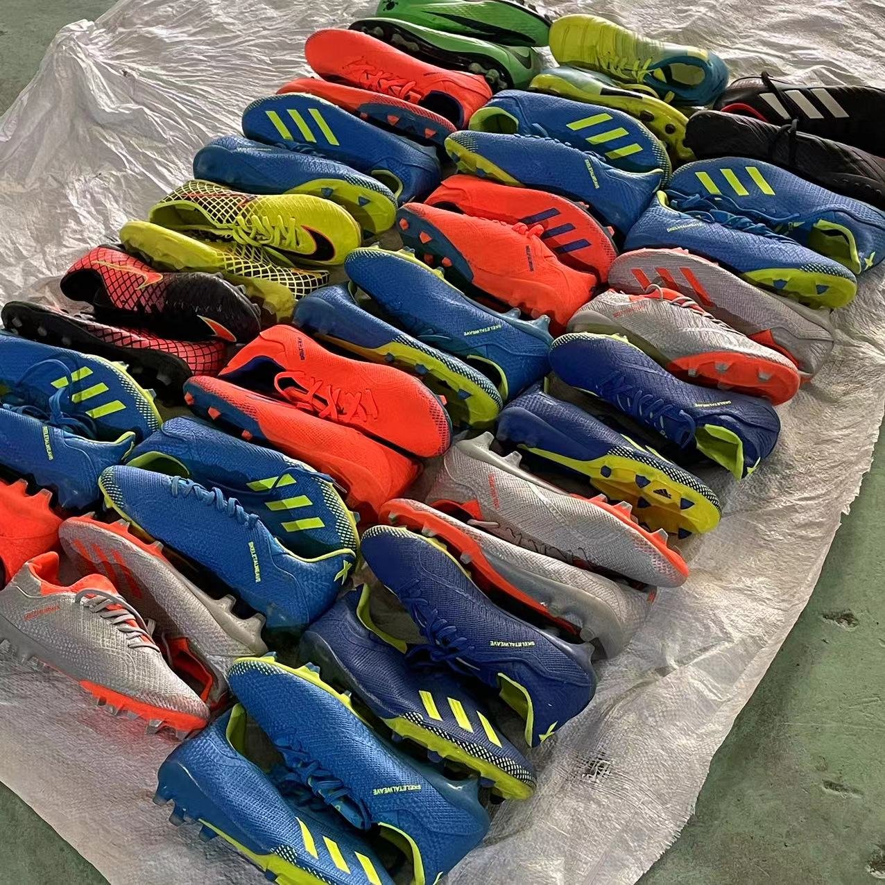 Wholesale Used Soccer And Football Shoes High Quality For Men Shoes in Stock