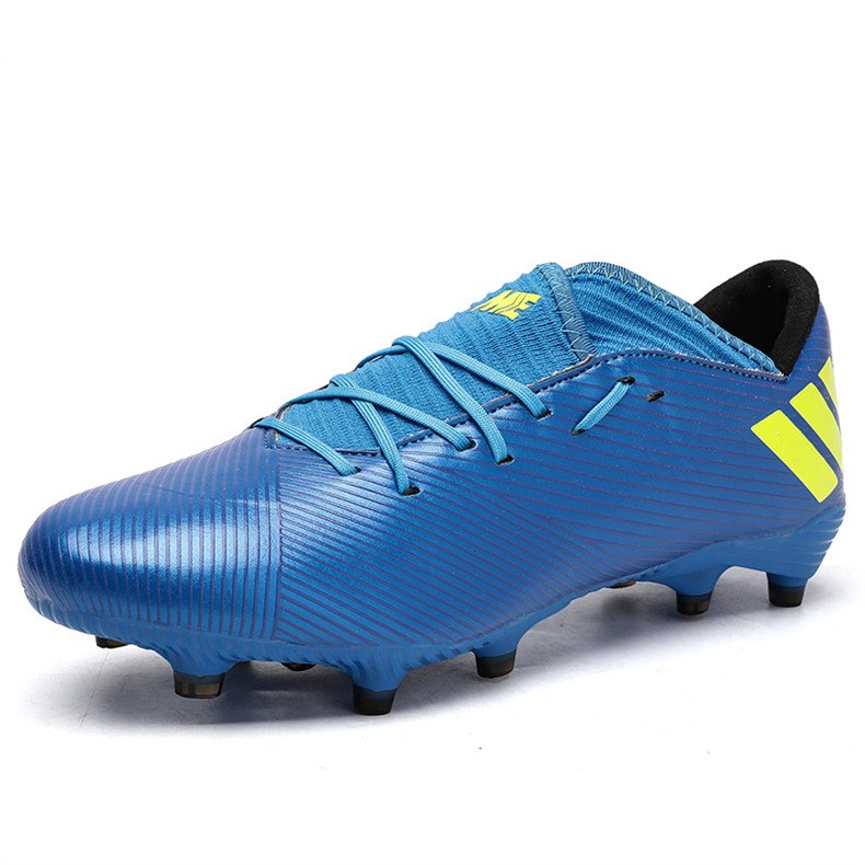 New High Ankle Soccer Shoes Men Breathable Outdoor High-top Football Boots Turf Soccer Cleats Kids AG Women Soft Football Shoes