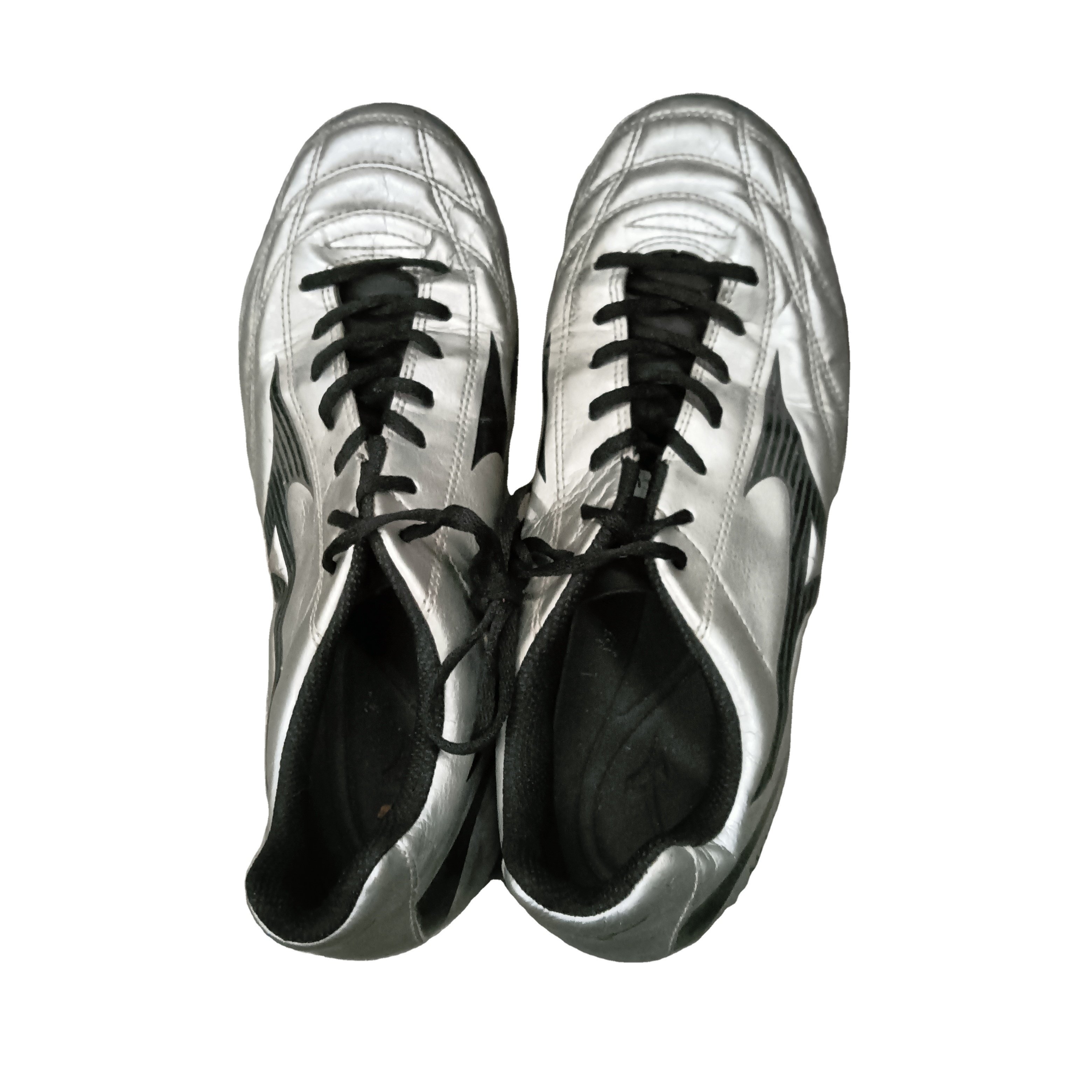 uaky supplier branded soccer shoes used for men preloved football shoes in China