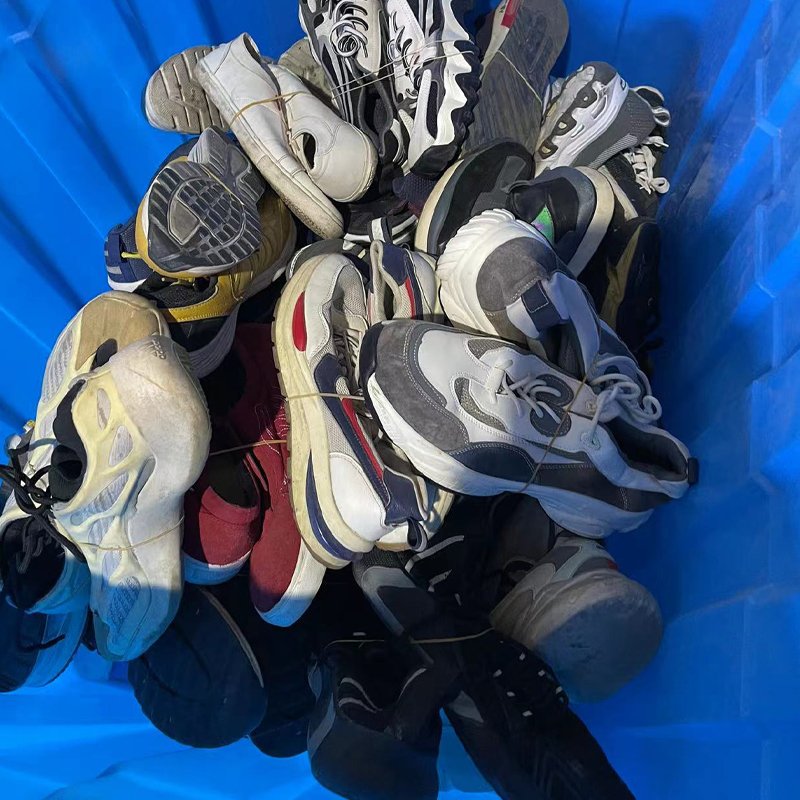 2024 New design original used men's football shoes second hand sport sneakers 2nd hand soccer shoes for men