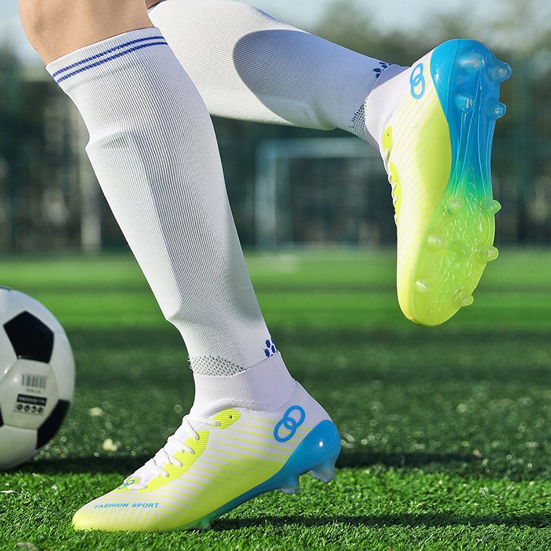 Custom High Top Professional AG TF Wear Resistant Training Football Cleats Long Nail Spike Soccer Boots for Men