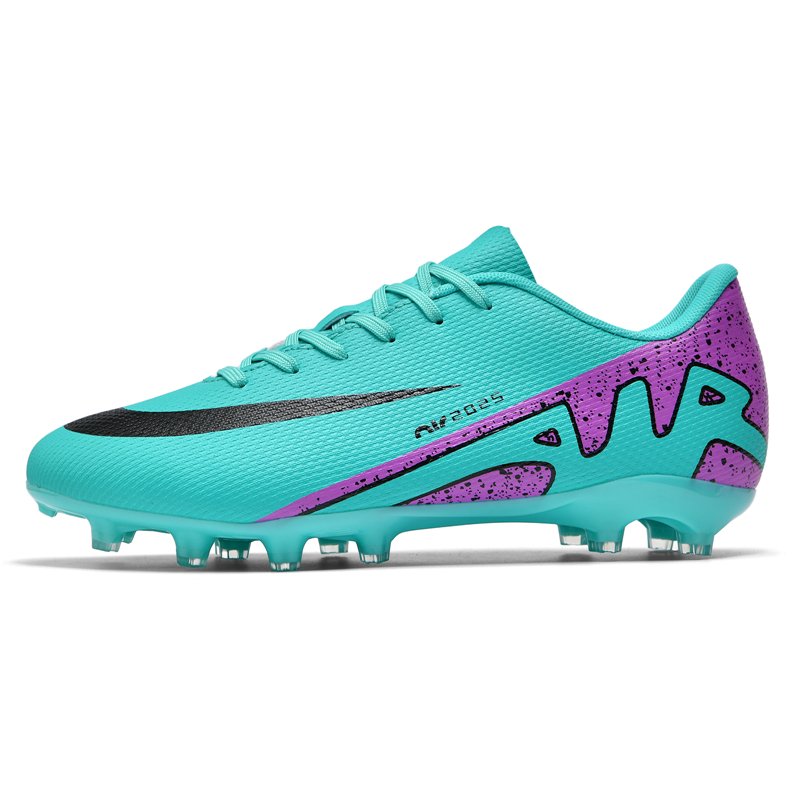 2024 Factory customized brand high quality soccer sports shoes new fashion football shoes men sneakers