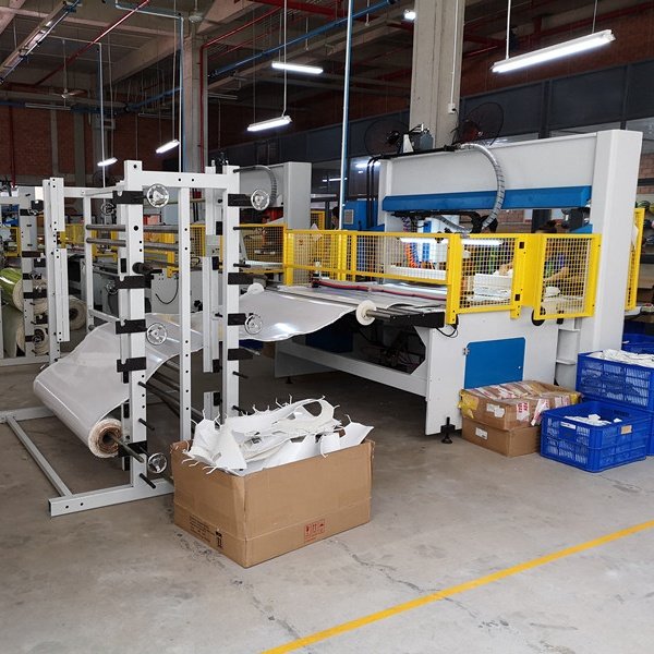 Die cutting press machine for football soccer ball panels making