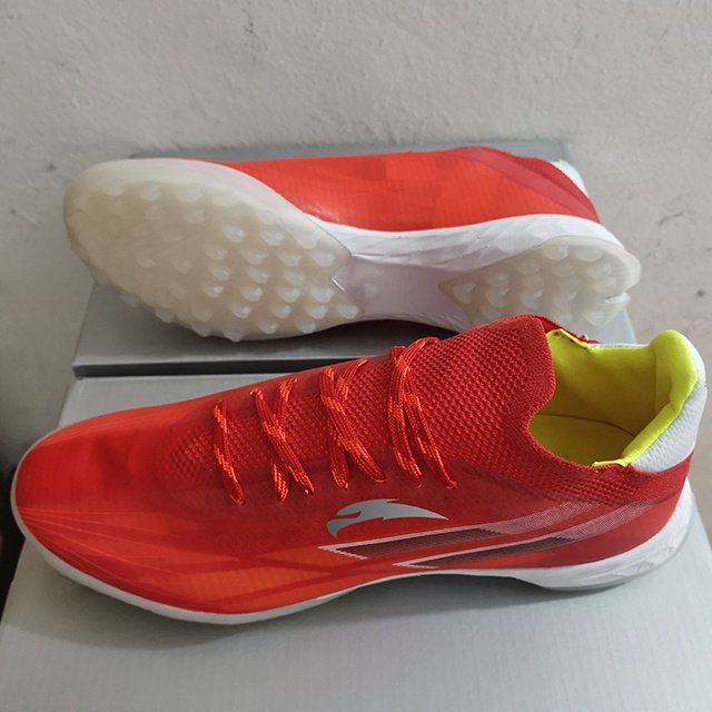 Fashionable style Soccer Shoes for men soccer boots best selling football shoes OEM products