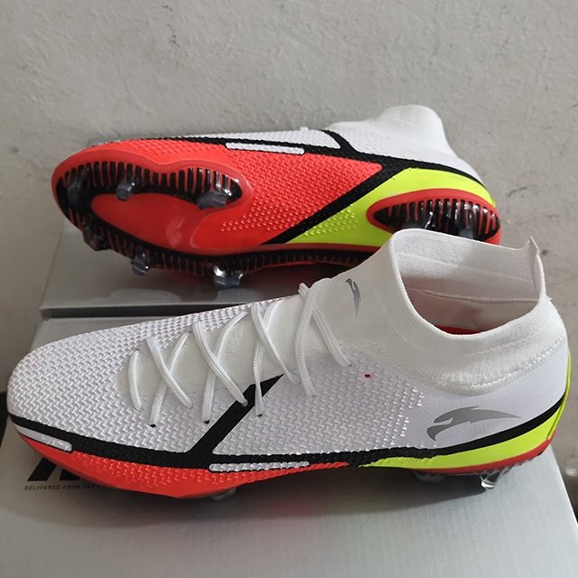 Fashionable style Soccer Shoes for men soccer boots best selling football shoes OEM products