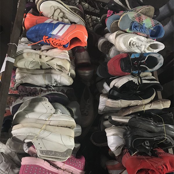 Lots of used shoes used soccer shoes