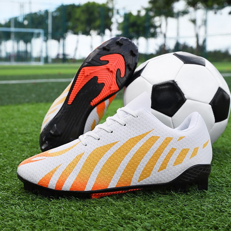 Factory professional customized plus size soccer shoes for teenagers and students game training shoes sports shoes wholesale