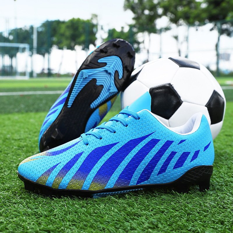 Factory professional customized plus size soccer shoes for teenagers and students game training shoes sports shoes wholesale
