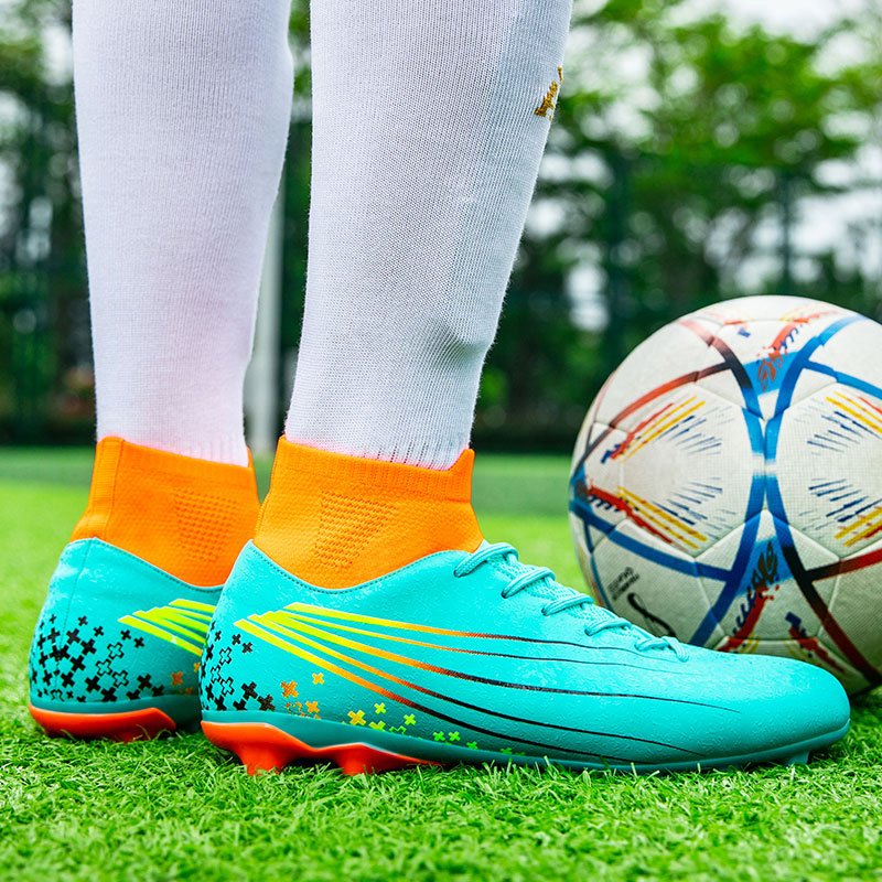 Professional Outdoor Men's and Women's Football Shoes New Low Top Factory Wholesale for Soccer