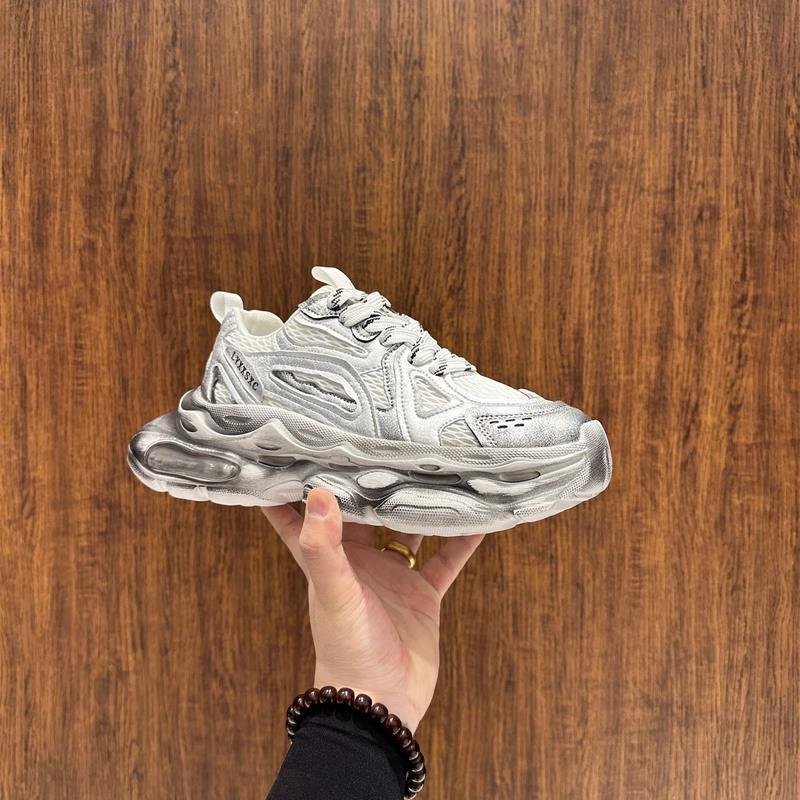 2024 autumn new men's fashion casual sports shoes soft sole increase sports skateboard shoes lace-up walking shoes