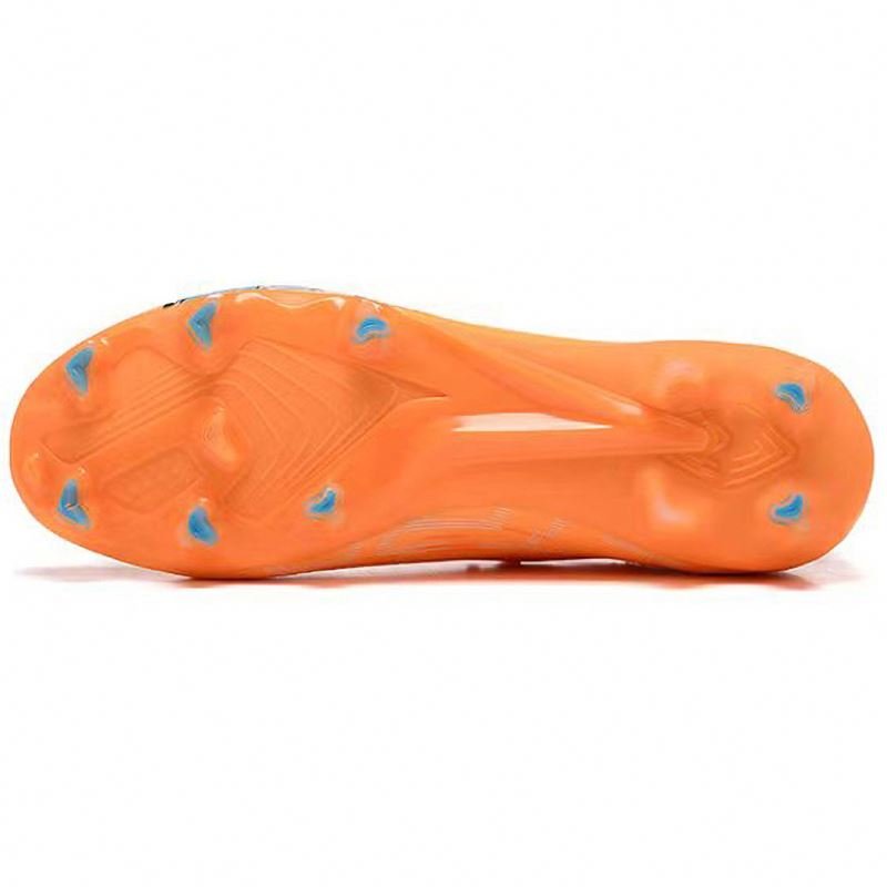 Professional Comfortable Plush Lining Soccer Shoes for Youth Boys Retro Style Walking Shoes Cushioning Firm Ground Autumn Season