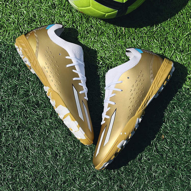 MT Custom Factory Wholesale OEM High Quality Professional Indoor Turf Sport Football Soccer Boots Futsal Shoes Mens