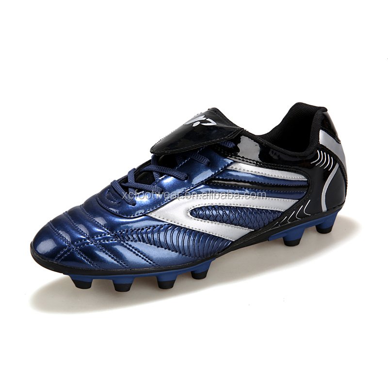 Wholesale new outdoor leather football shoes fashion soccer boots long nails soccer shoes for children and adults