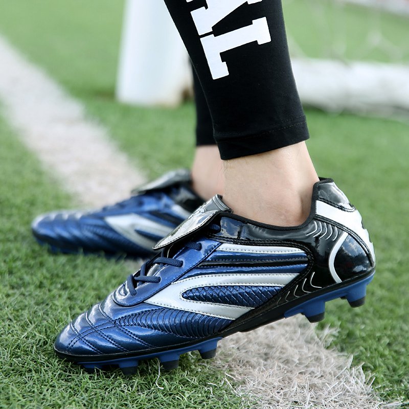 Wholesale new outdoor leather football shoes fashion soccer boots long nails soccer shoes for children and adults