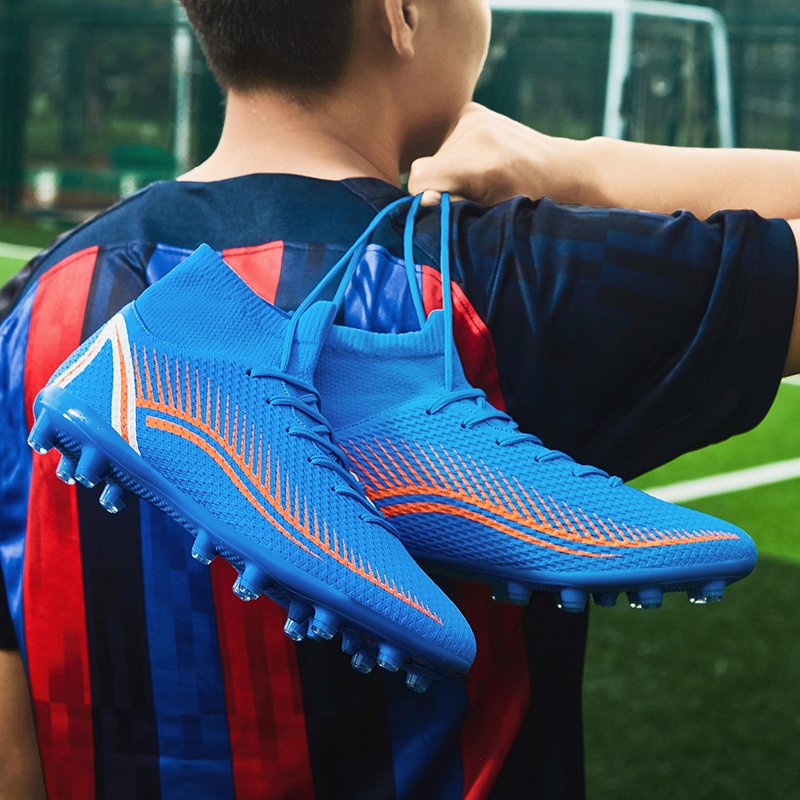 2023 Fashionable style Soccer Shoes for men/woman Comfortable breathable Wholesale custom made logo soccer shoes Football Boots
