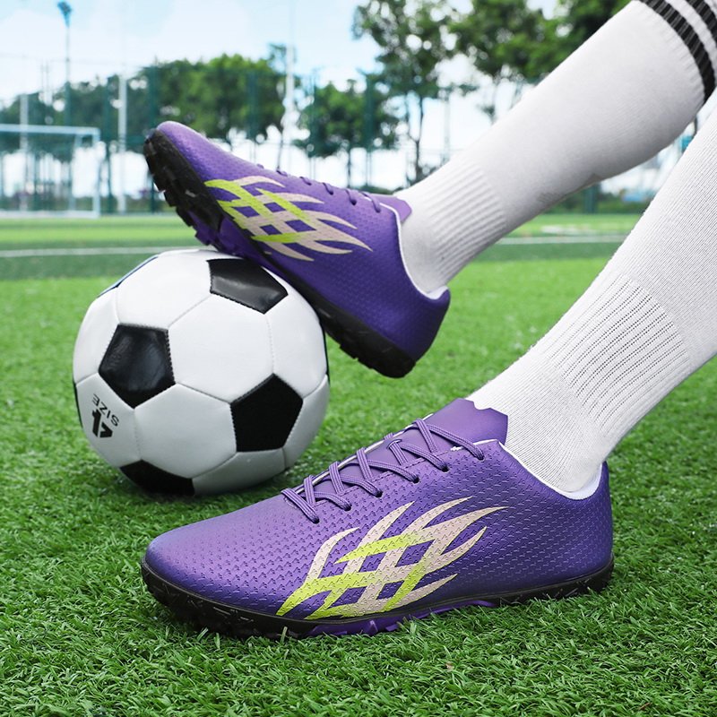Wholesale Soccer Shoe 31-45 Professional Training Sneakers Lightweight Breathavility Football Boots