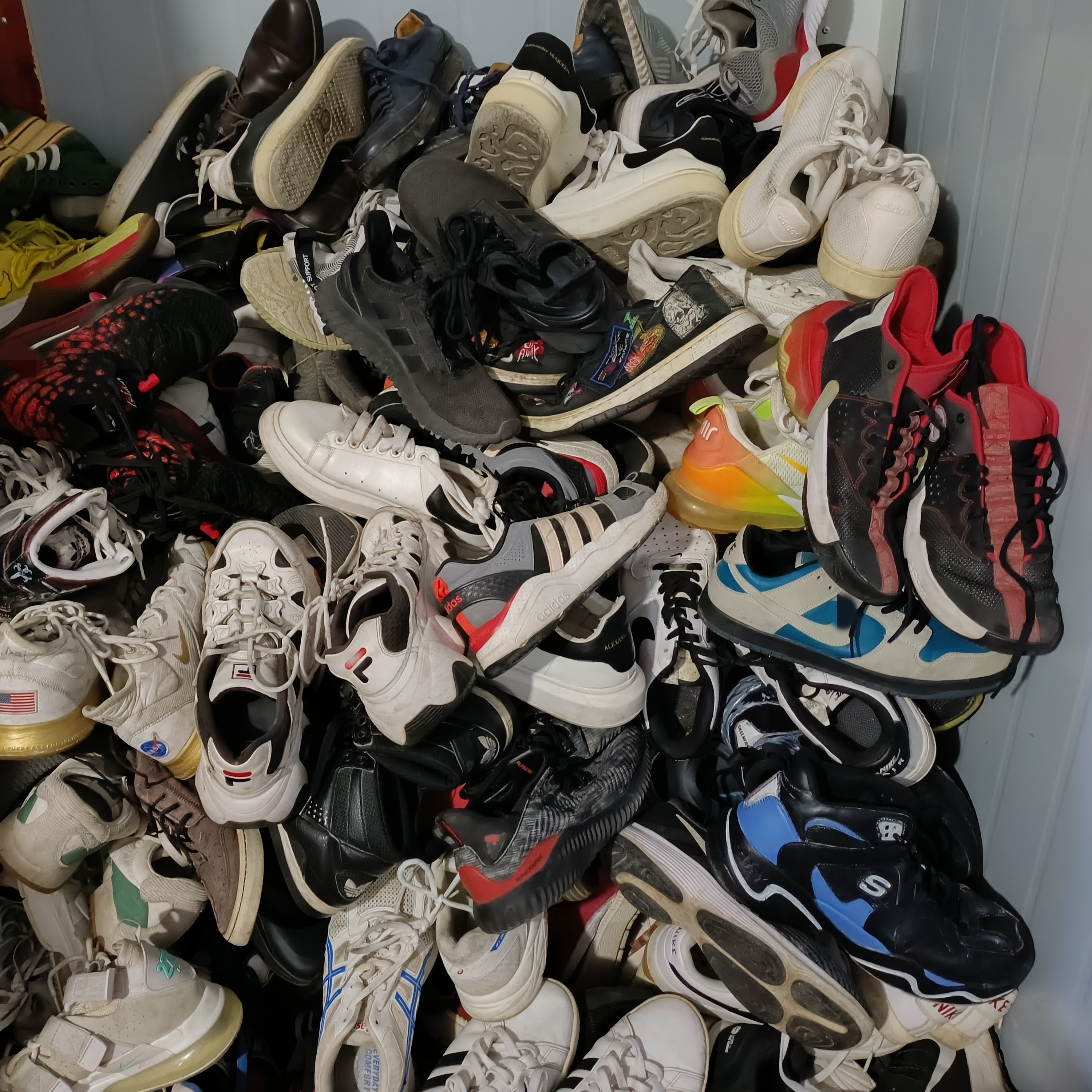 Second hand wholesale sports bales luxury shoes high quality fashion style used International Men brand sneakers