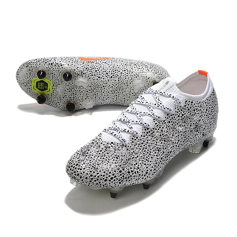 Breathable and durable SG football boot high quality Futsal football cleats for men size 39-45