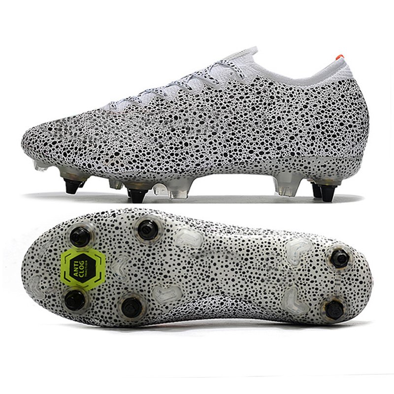 Breathable and durable SG football boot high quality Futsal football cleats for men size 39-45