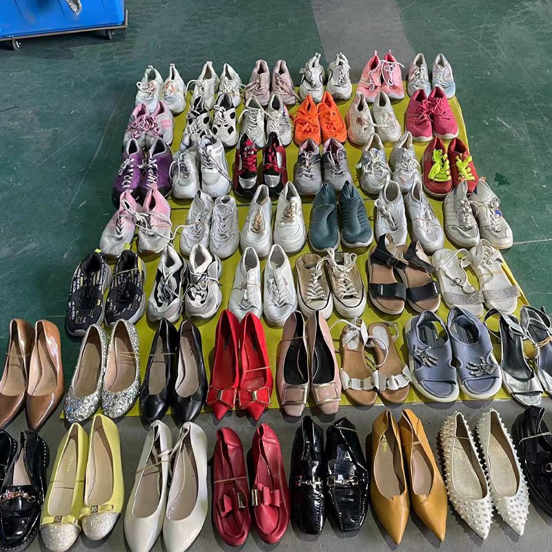 Wholesale Second-Hand Sports Shoes American Football Soccer Shoe Mixed Bales Synthetic Upper Bonded Leather Outsole Spring